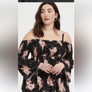 Torrid Cold Shoulder Smocked Long Sleeve Top 3x Black Floral Print.